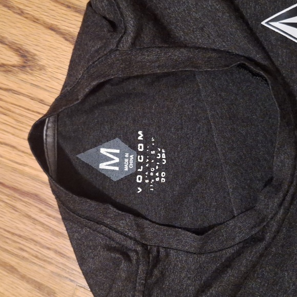 Volcom Anti-UV 30 UPF Basic Black T-Shirt M - Picture 7 of 7